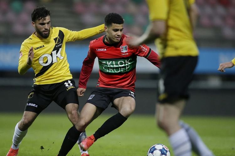 献了无数关 献了无数关