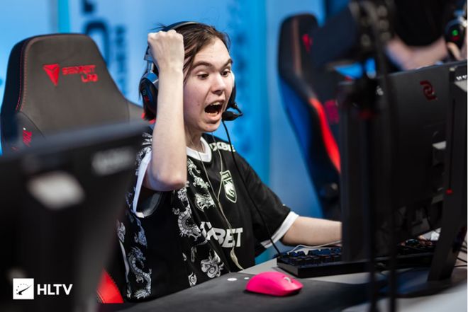 金牌和两枚 金牌和两枚