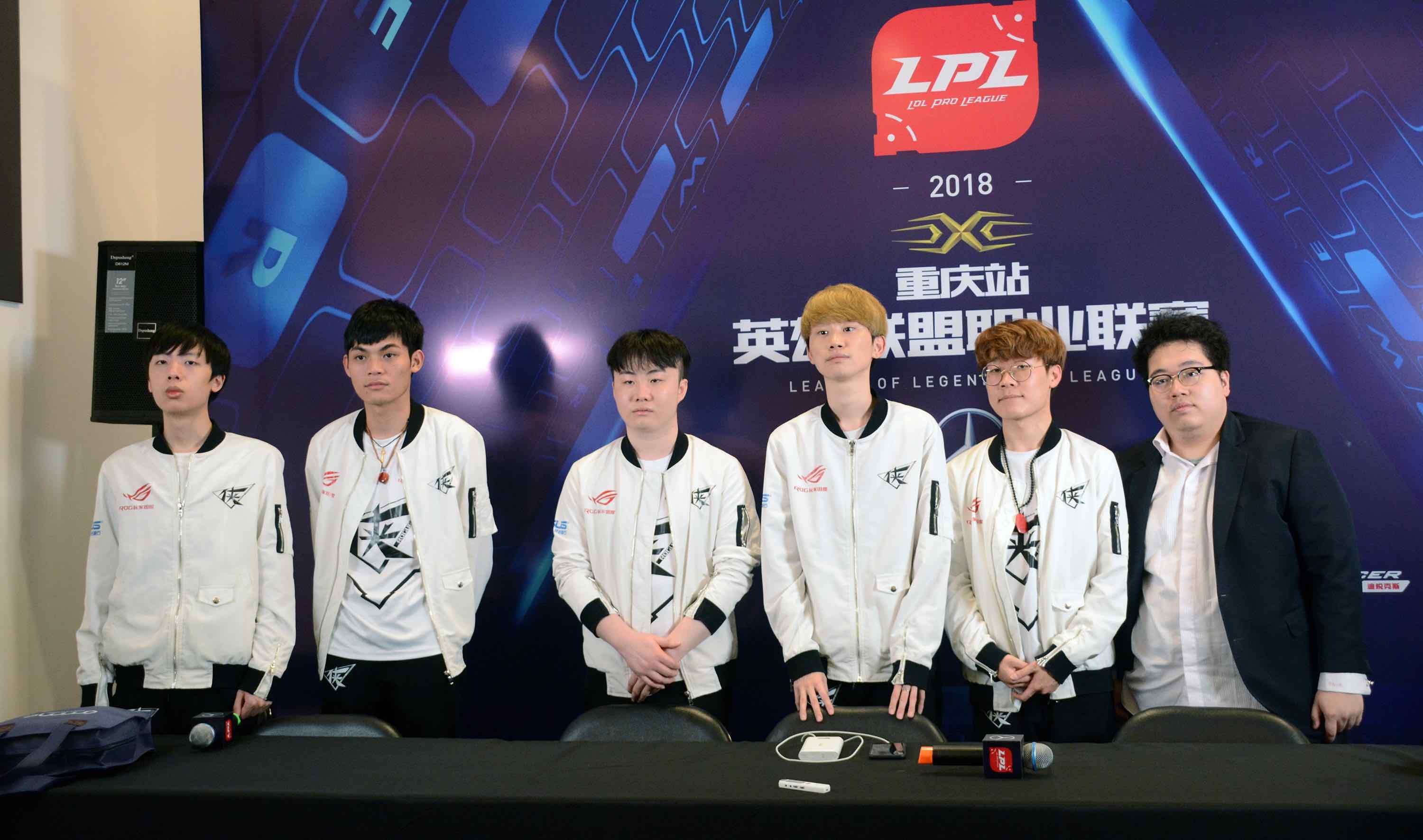 投向了即将 投向了即将